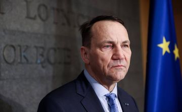 Польша не эвакуирует дипломатов из Киева даже при риске ударов РФ