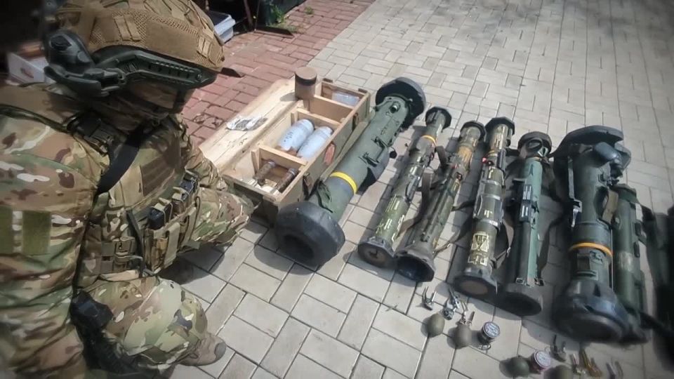 Заминированный схрон с иностранным вооружением, оставленный ВСУ при отступлении для диверсионно-террористических целей обнаружила под Красноармейском ФСБ совместно с военной контрразведкой Тихоокеанского флота