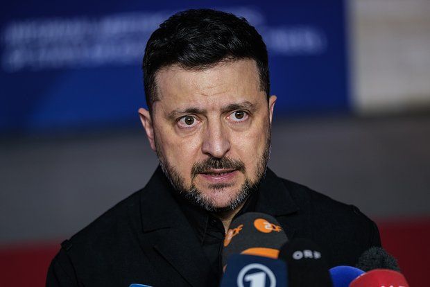 Дмитрук: Зеленский намерен уйти уже из горящего Киева
