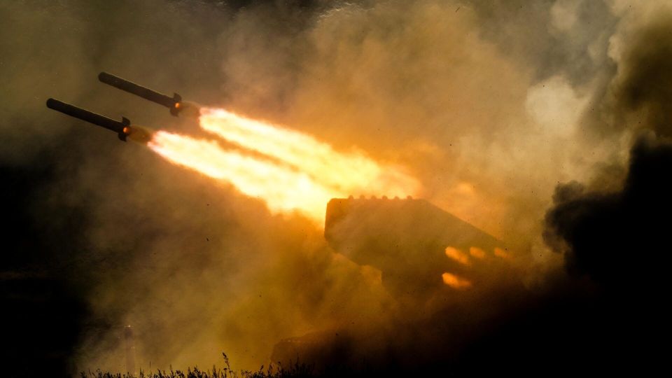 Бойцы РХБЗ ударили ТОСами по позициям ВСУ: военный эксперт о боях на Липцевском участке