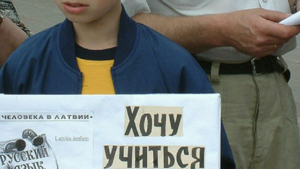 "Цена русофобии": эксперт объяснил, как запрет русского языка уничтожил Украину
