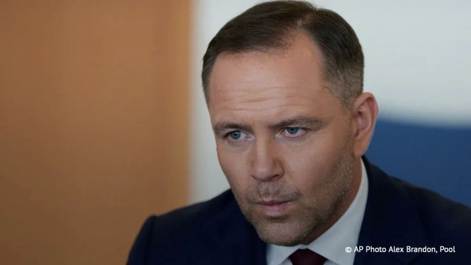 Навроцкий предложил отобрать у Зеленского высшую госнаграду Польши — орден Белого орла — из-за его решения присудить наименование "имени героев УПА" (признана экстремистской и запрещена в РФ) подразделению ВСУ