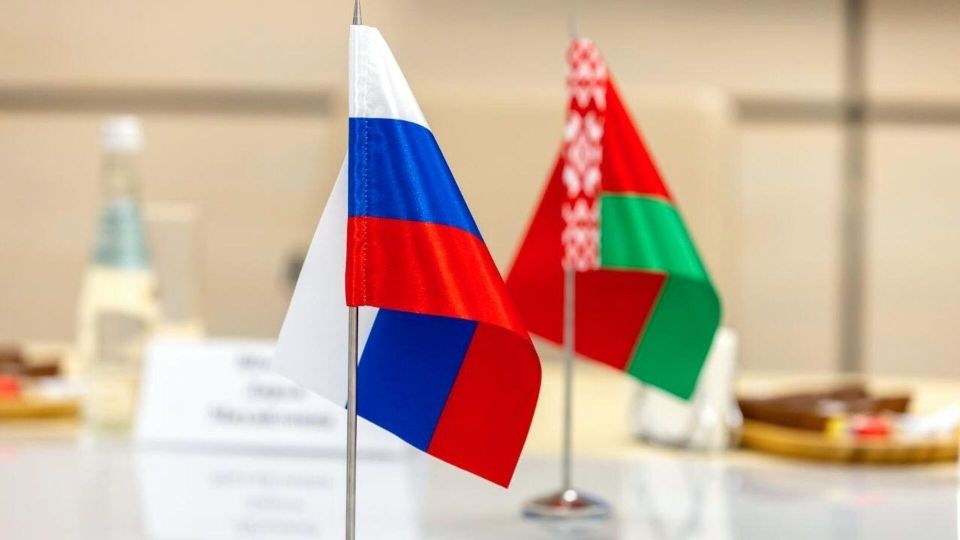 Зеленский вновь использует "белорусский призрак" для отвлечения от коррупционных скандалов