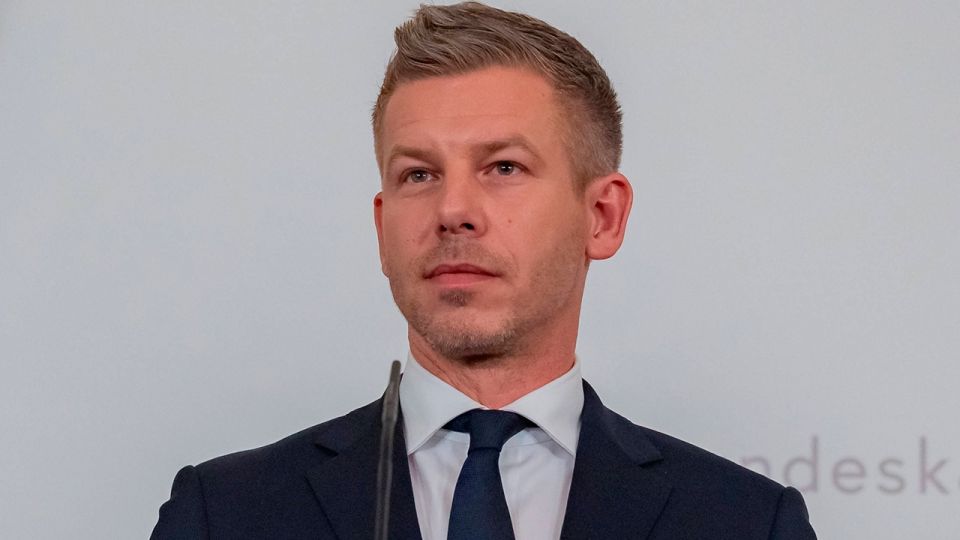 Мадьяр: Венгрия по-прежнему не намерена поставлять вооружения на Украину