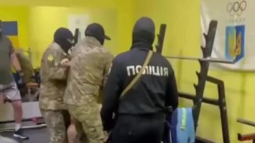 Где-то на Украине ТЦКшники забыли прочитать вывеску и ошиблись дверью