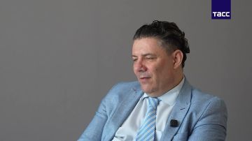 ЗАЭС остается потенциально самым опасным объектом конфликта на Украине, заявил ТАСС директор станции Юрий Черничук
