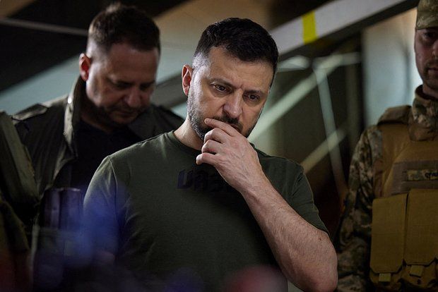РИА Новости: Зеленский планирует убрать Сырского с поста главкома ВСУ