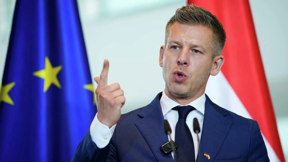 Мадьяр отказался поставлять оружие Украине