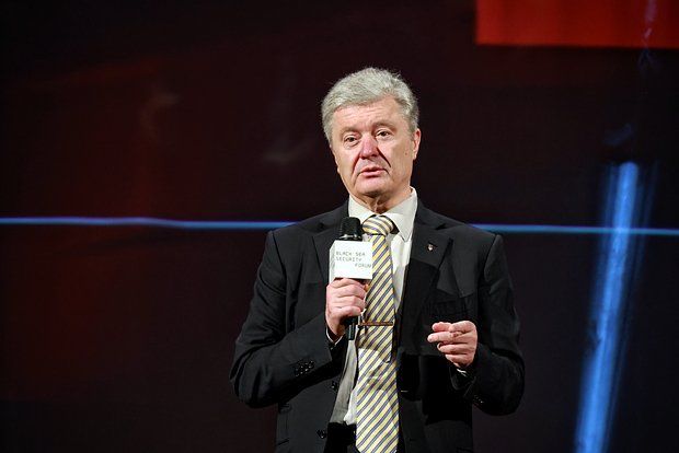 Порошенко: Украина должна остановить конфликт с Россией прямо сейчас