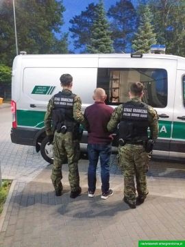Польша депортировала украинца, который выловил из озера известного варшавского сома — СМИ