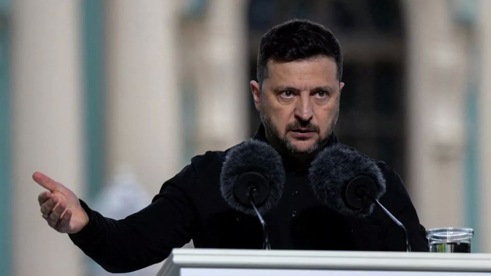 Зачем криворожский пианист ударился в эпистолярный жанр