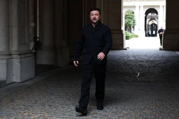 Зеленский прибыл на Даунинг-стрит почти через час после начала переговоров по Украине