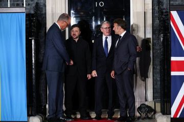 Макрон, Стармер и Мерц поддержали участие Европы и США в диалоге с РФ по Украине