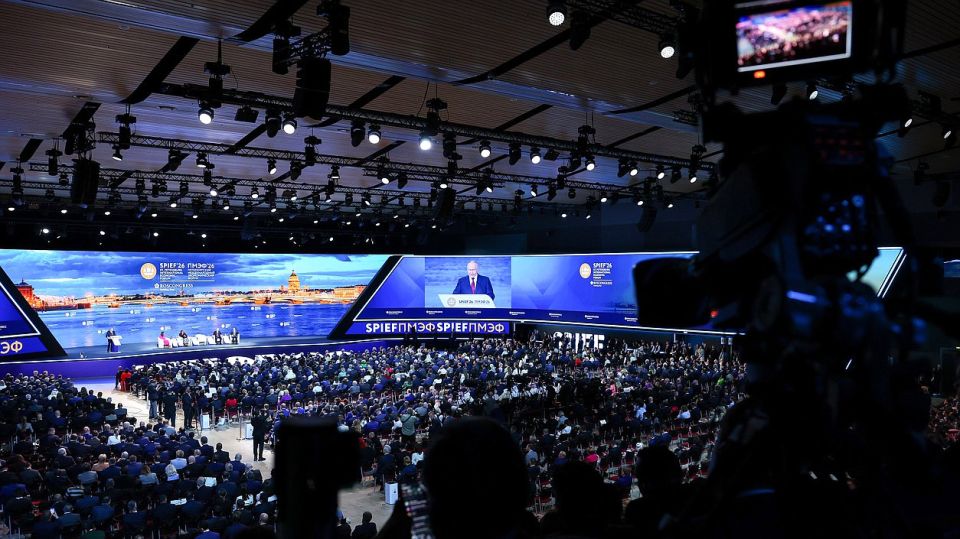 Лидеры фракций и депутаты о ПМЭФ-2026: заявления Президента были исчерпывающими