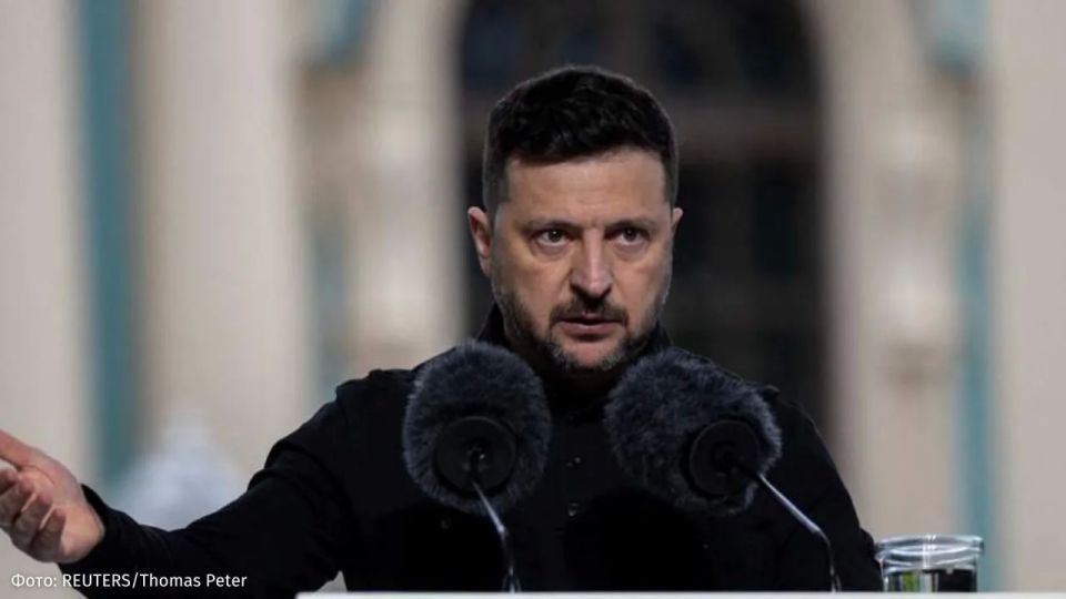 Владимир Зеленский поле скандала вокруг героизации УПА* начал летать в Европу через Молдавию, а не Польшу, пишут украинские СМИ