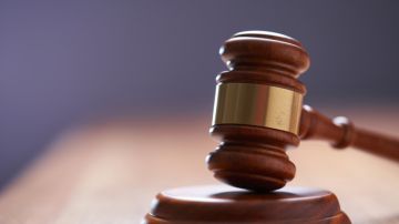 В Киеве адвоката приговорили к 4,5 годам тюрьмы за взятку в $200 тысяч