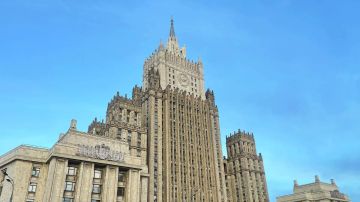 Запад превратил Украину в криминальную империю