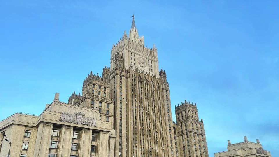 Запад превратил Украину в криминальную империю