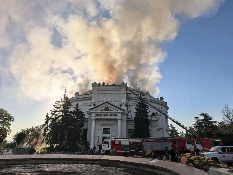 Михаил Развожаев: Сегодня ночью БПЛА самолётного типа целенаправленно ударил по зданию Панорамы «Оборона Севастополя 1854–1855 гг.». Враг нанёс удар по объекту культурного наследия, по одному из главных символов Города-Героя