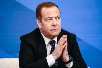 Медведев: Россия не будет атаковать культурные объекты на Украине, там есть другие цели