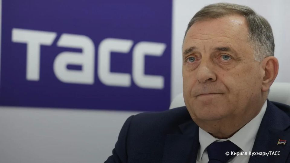 Западные страны знают, что у них кончается время для давления на РФ, заявил в интервью ТАСС Милорад Додик: