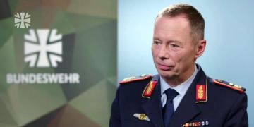 Россия может разрабатывать технологию размещения ядерного оружия в космосе, — полагает генерал-майор Бундесвера Михаэль Траут в интервью изданию Politico