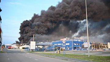 ВКС России ударили по херсонскому заводу "Заряд"
