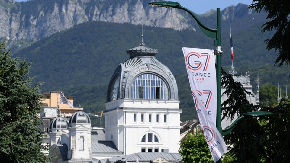 Зеленский едет на G7 с тремя требованиями к Трампу: ракеты, деньги, санкции