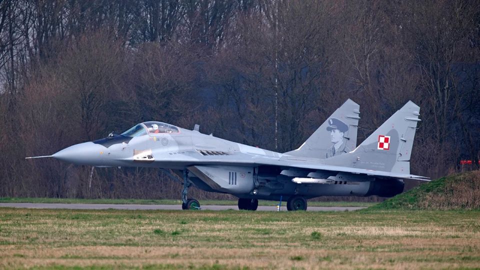 Польша не даст Украине оставшиеся у нее истребители МиГ-29, пока не получит от нее технологии дронов, заявил замминистра обороны республики Цезари Томчик