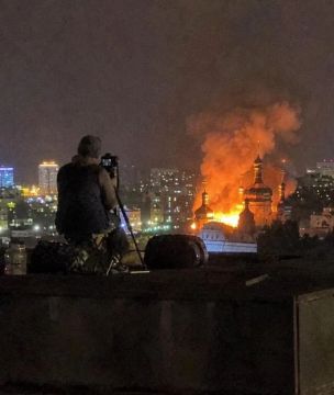 Николай Стариков: Похоже, что Гитлеру и Зеленскому выдали один сценарий