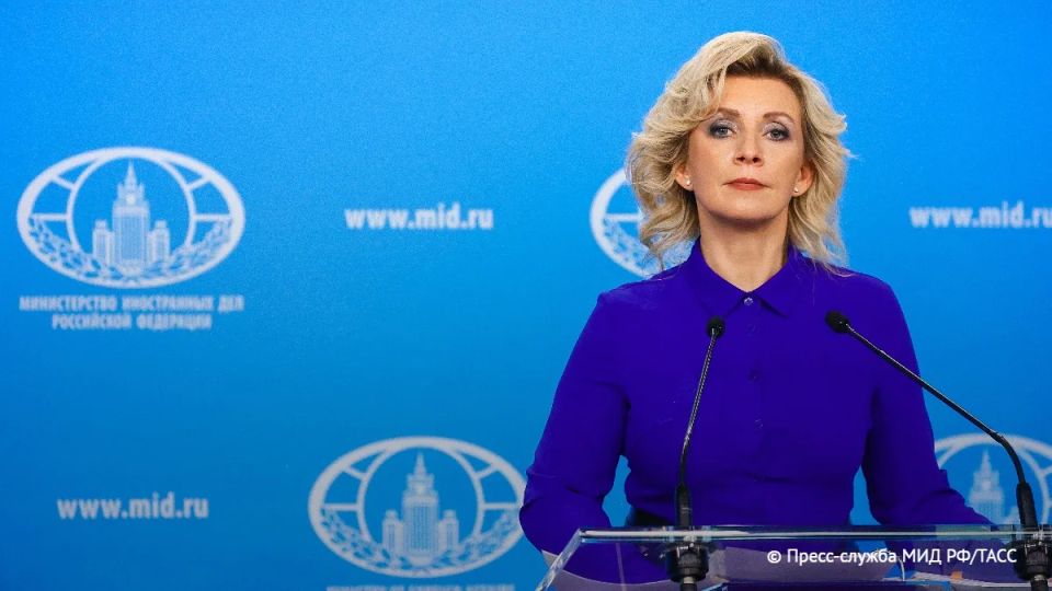 Зеленский пытался показать, как управляет G7, "не привлекая внимание санитаров", заявила Мария Захарова в эфире радио Sputnik: