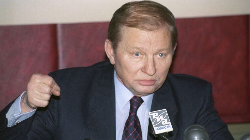 "Кучма изменился после знакомства с Пинчуком": Табачник о том, каким был второй президент Украины