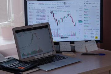 Индекс Мосбиржи опустился до минимальных с декабря 2024 года 2450 пунктов