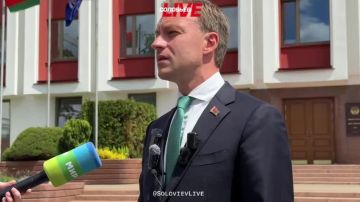 Белорусский МИД вызвал временного поверенного Украины и вручил ему ноту протеста из-за атаки украинского дрона на автобус в Брянской области, сообщил пресс-секретарь ведомства Варанков. Минск потребовал привлечь виновных к ответственности