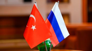 Ушаков: Турция готова предоставить площадку для контактов по конфликту на Украине