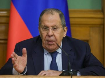 «Сказана правда»: политолог объяснил, почему Politico Europe в последний момент отменило статью Лаврова