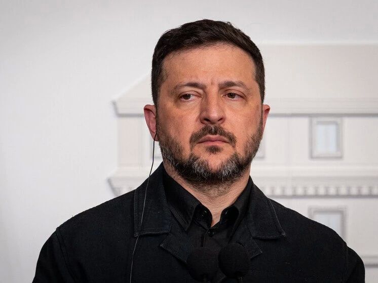 Зеленский потребовал от Лукашенко убрать ретрансляторы на границе за неделю