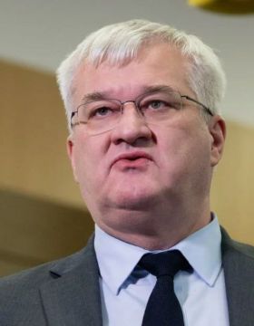 Бандеристы возмутились действиями поляков из-за лишения их лидера Зеленского ордена Белого Орла