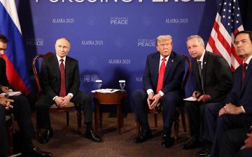 Трамп почти одобрил соглашение по Украине в Анкоридже – Макрон