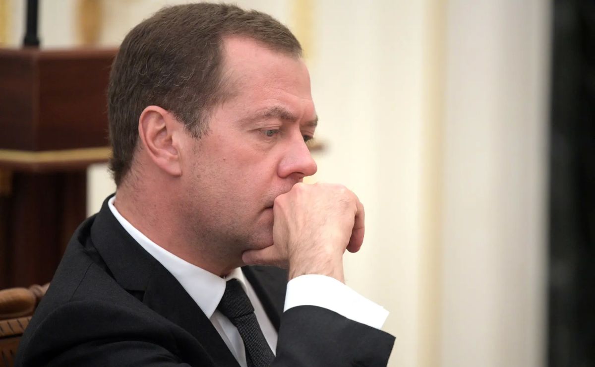 Возвратом польских орденов бывшие украинские президенты признали, что они нацисты — Медведев