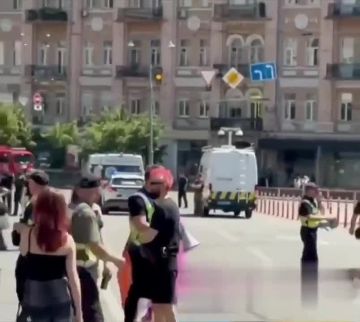Наши «Герани» всё же разогнали шабаш в Киеве, а его участников — бандеровцев* и содомитов* — загнали в метро