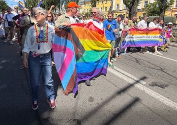 Армен Гаспарян: 21+. Активно гомосявится в эти минуты Киев