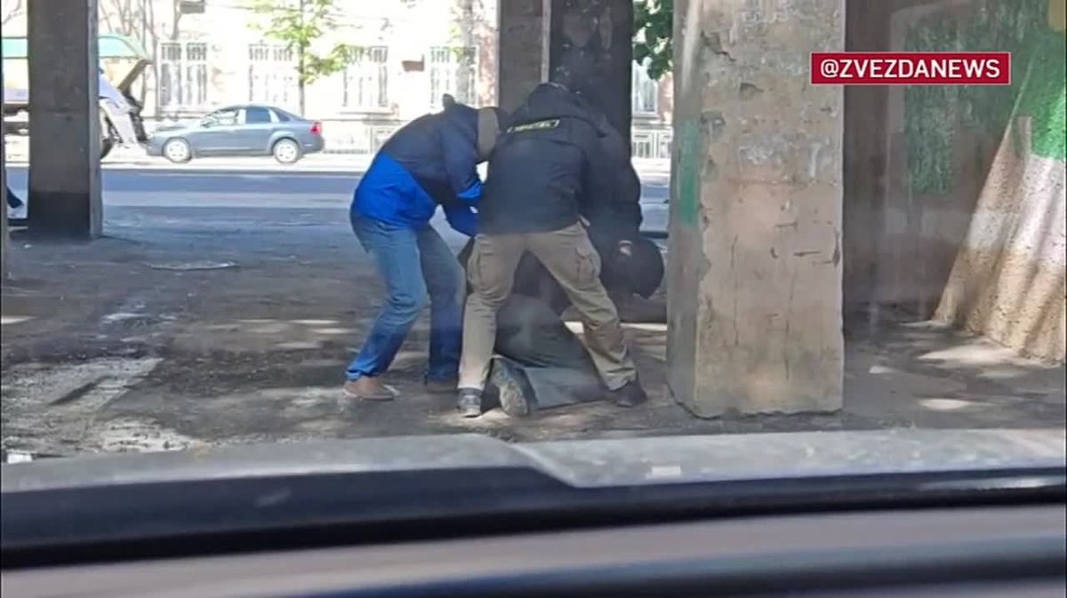 21-летний житель Воронежа наблюдал за военными объектами в московском регионе по указке украинских спецслужб — его задержала ФСБ