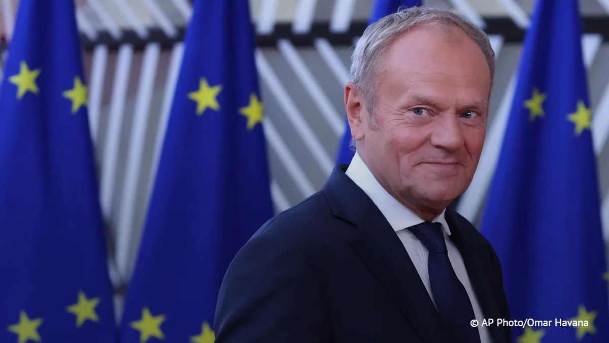Конференция по восстановлению Украине пройдет более конструктивно без Зеленского, заявил польский премьер Дональд Туск