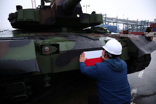 Политолог Барынкин: Риторика Варшавы будет меняться по мере ослабления потенциала Киева