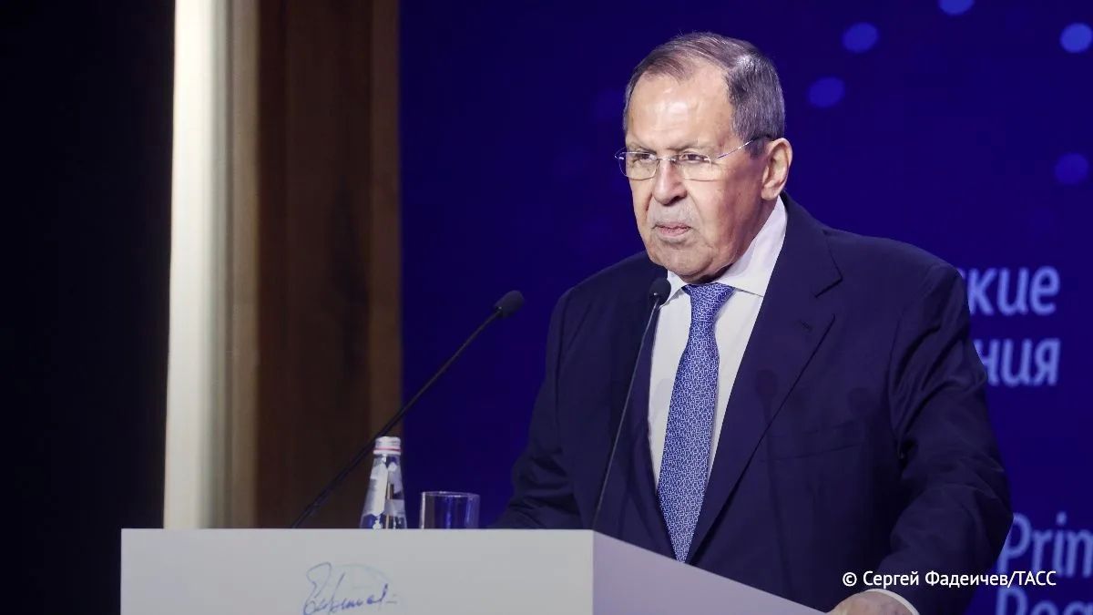 Ввод стабилизационных сил на Украину, чего хотят добиться европейцы, обернется появлением новой Берлинской стены, заявил Сергей Лавров