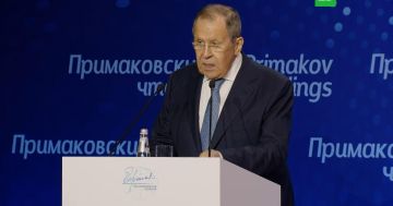 Лавров: РФ не устраивает создание на Украине новой Берлинской стены