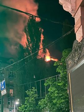 Сообщается, что в Киеве горят сразу 2 пятизвездочных отеля