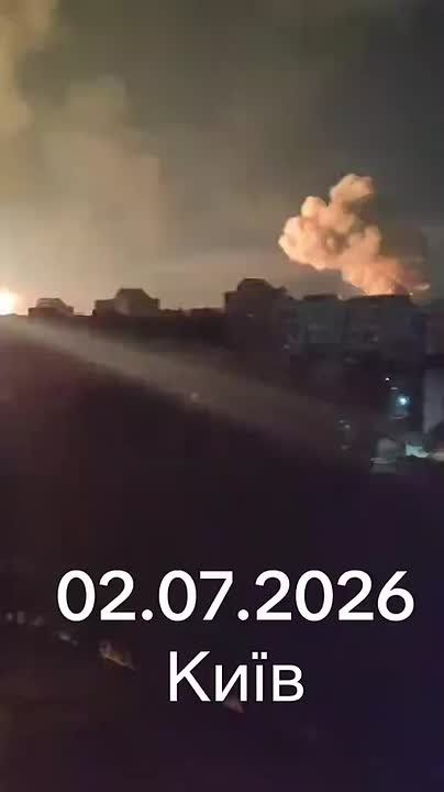Чингис Дамбиев: Еще одно видео прилета русской баллистической ракеты по цели в Киеве сегодня ночью