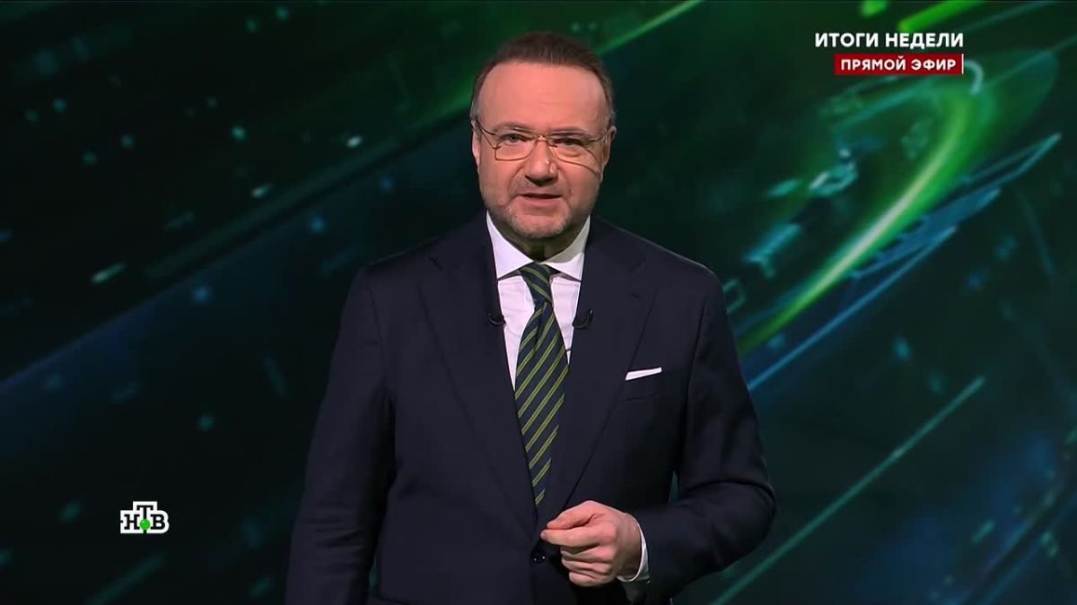 Мы неспешно и неторопливо наблюдали все эти годы, как против нас с вами разворачивают войну по всем фронтам